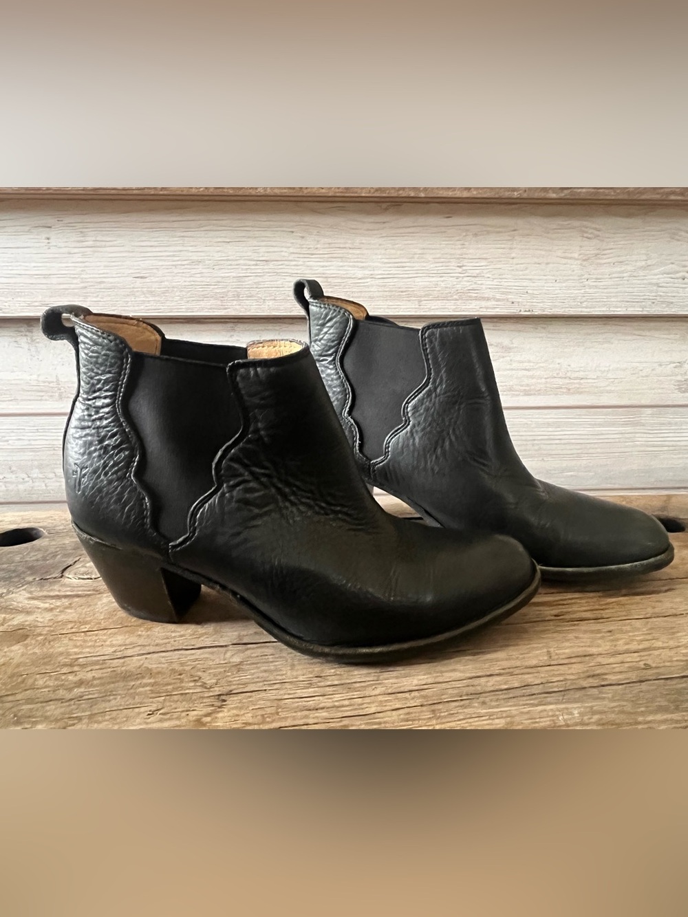 Frye Jackie Gore Booties Black Leather Chelsea Western Ankle Boots